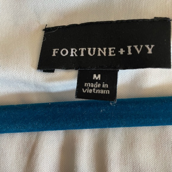 Fortune & Ivy (Stitch Fix) Floral Print Button Detail Dress - Size M - Picture 3 of 3